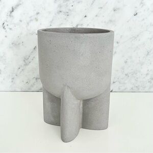 West Elm Monti Concrete Brutalist Tabletop Planter Gray Minimalist Industrial